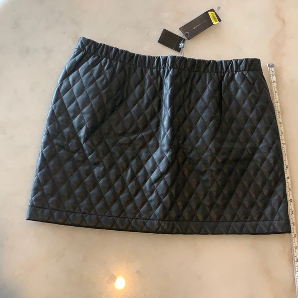 BCBG Maxazri moto skirt with zippered pockets - Picture 2 of 4
